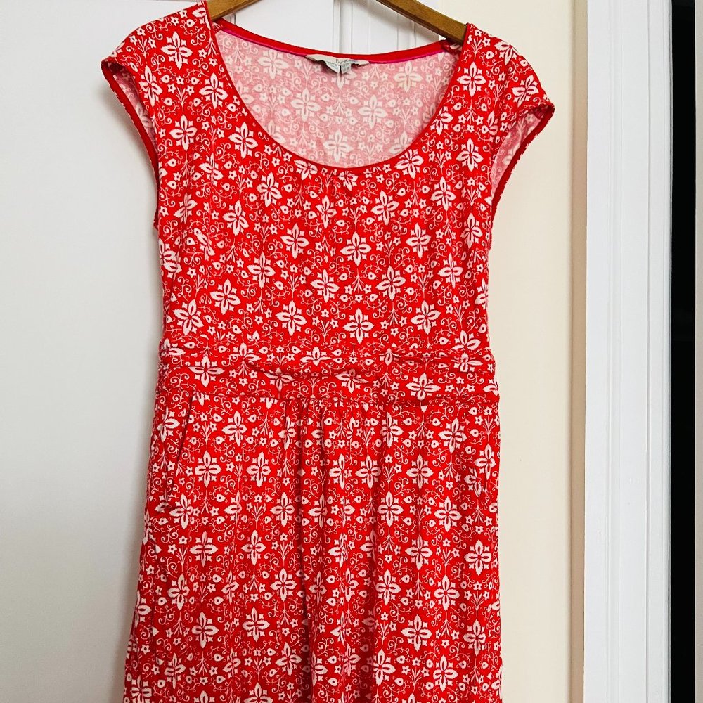 ONE DAY OFFER before I give it away. Boden women's jersey dress, size 8